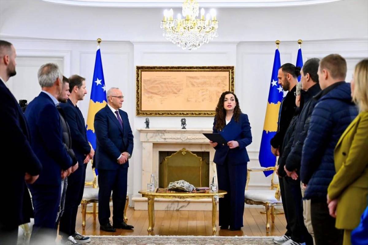 Kosova Milli Futbol Takımı&rsquo;na Cumhurbaşkanlığı Liyakat Madalyası verildi