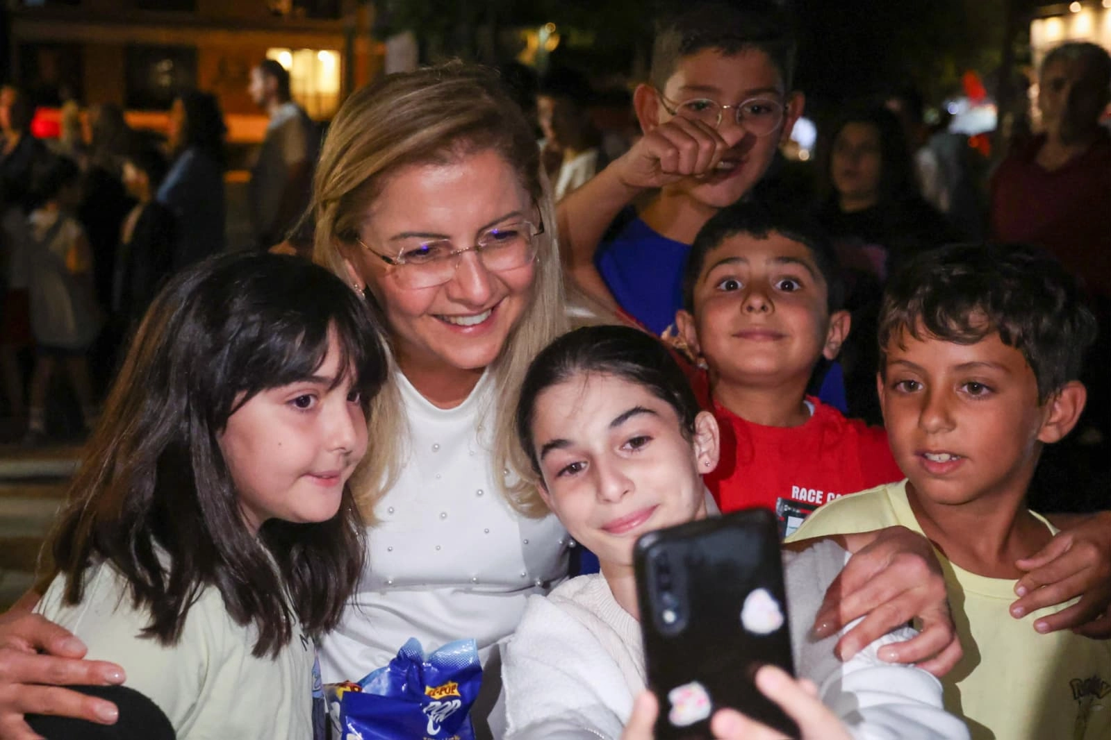 Bakırk&ouml;y'de A&ccedil;ık Hava Sinema keyfi tam gaz