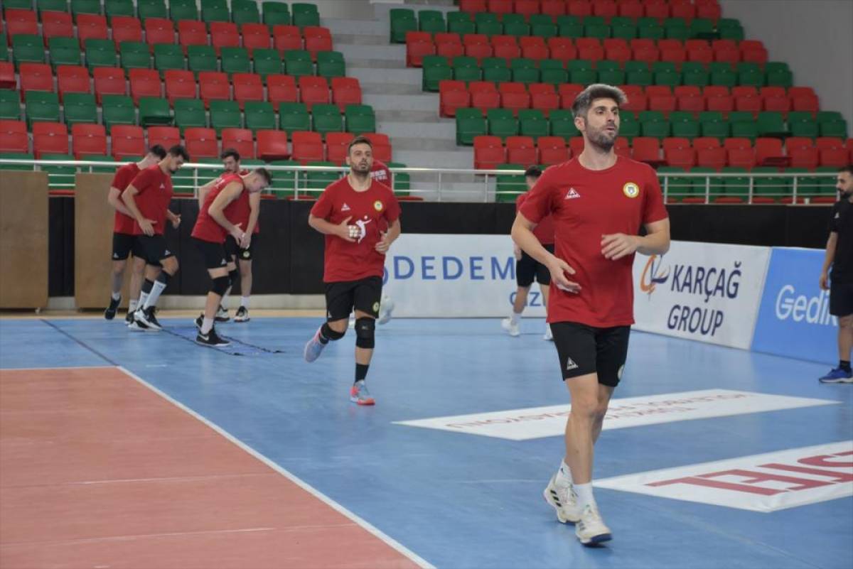 Cizre Belediyespor Erkek Voleybol Takımı, Ziraat Bankkart maçının hazırlıklarına başladı