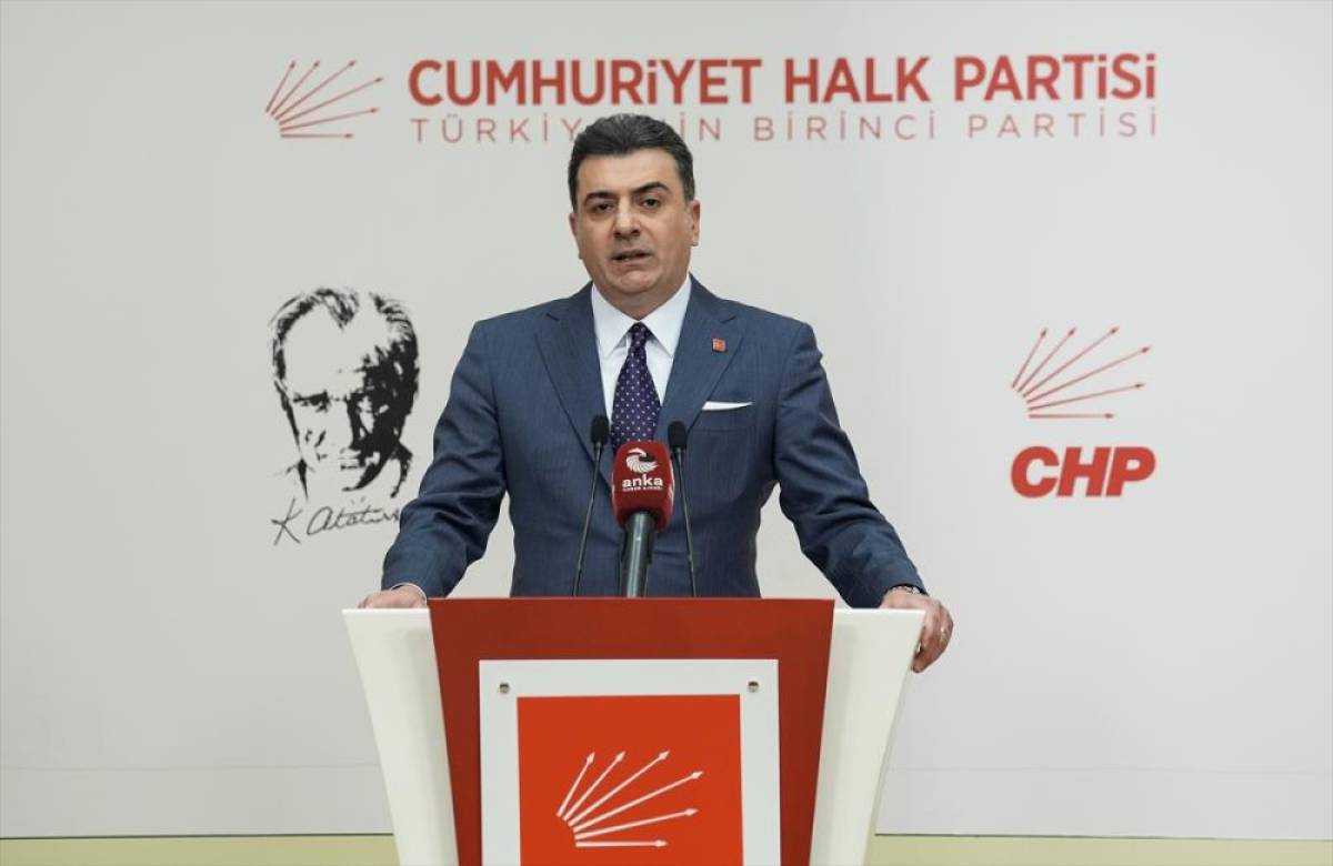 CHP S&ouml;zc&uuml;s&uuml; Emre, MYK g&uuml;ndemine ilişkin basın toplantısı d&uuml;zenledi: