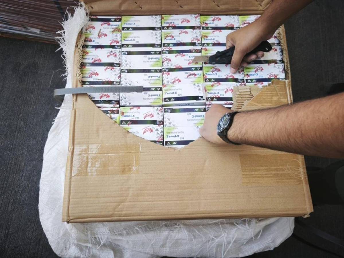 Mersin Uluslararası Limanı'ndaki konteynerde 12 milyon 400 bin kaps&uuml;l ila&ccedil; ele ge&ccedil;irildi