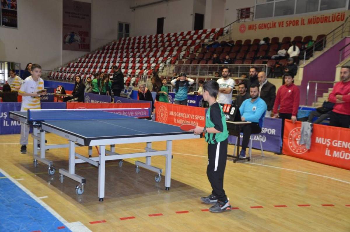 Muş'ta "Okullararası Masa Tenisi Turnuvası" başladı