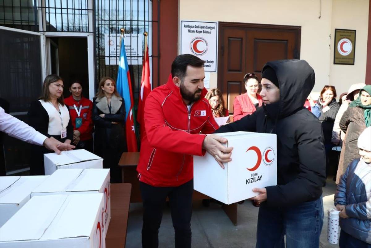 T&uuml;rk Kızılay, Azerbaycan'da ihtiya&ccedil; sahibi ailelere ramazan yardımı dağıttı