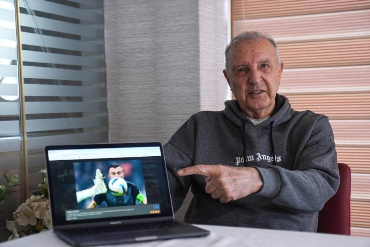 Beşiktaş'ın eski teknik direkt&ouml;rlerinden Rasim Kara, AA'nın "Yılın Kareleri" oylamasına katıldı