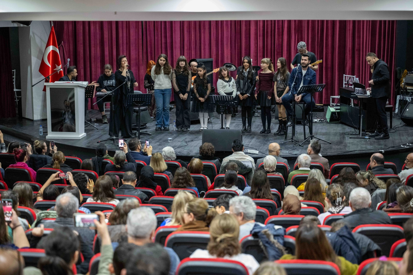 İzmir Bornova'da efsane notalar yankılandı