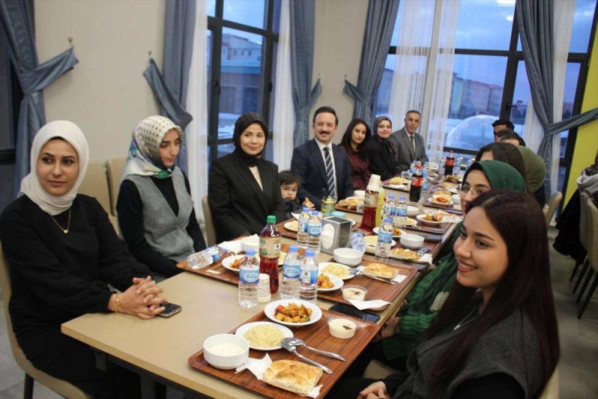 Malazgirt'te iftar programı d&uuml;zenlendi