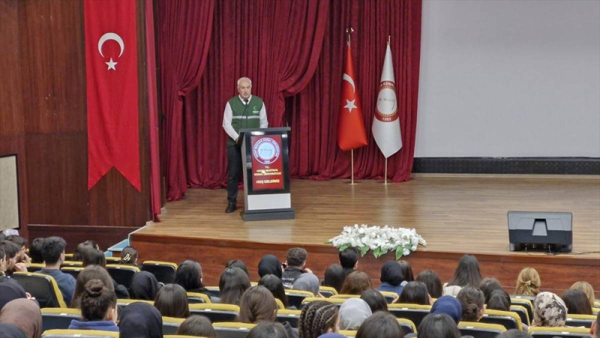 Hatay'da &uuml;niversite &ouml;ğrencileri bağımlılıkla m&uuml;cadele konusunda bilgilendirildi