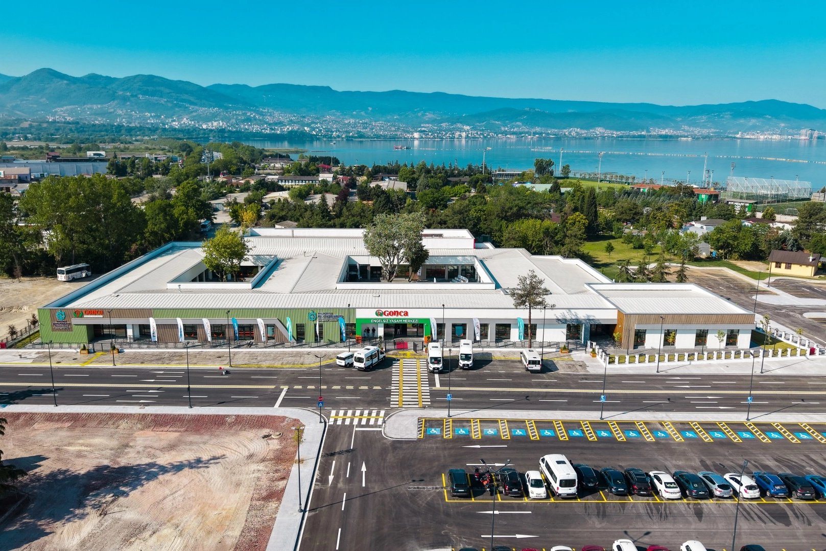 İzmit, B&uuml;y&uuml;kşehir&rsquo;le k&uuml;llerinden doğdu
