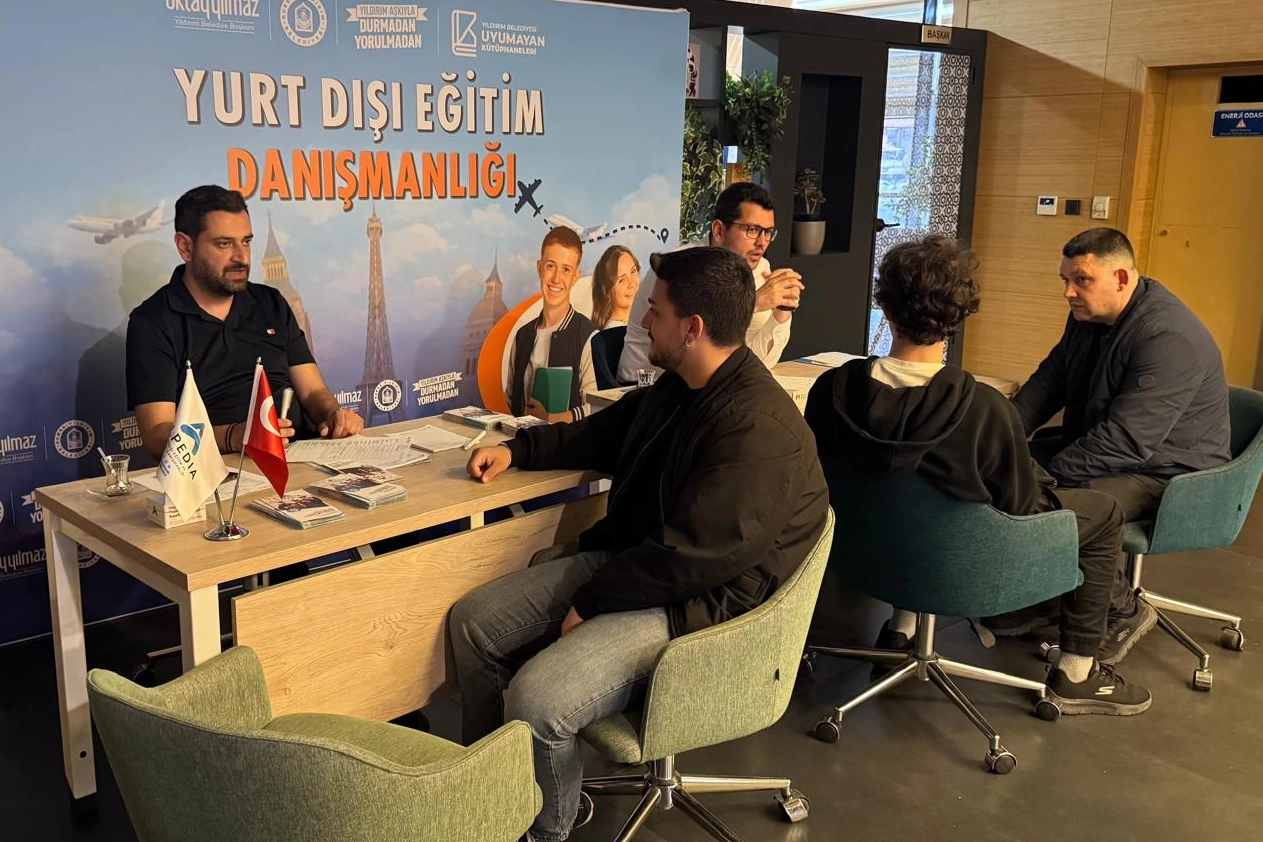 Bursa Yıldırım'dan gen&ccedil;lere eğitim danışmanlığı
