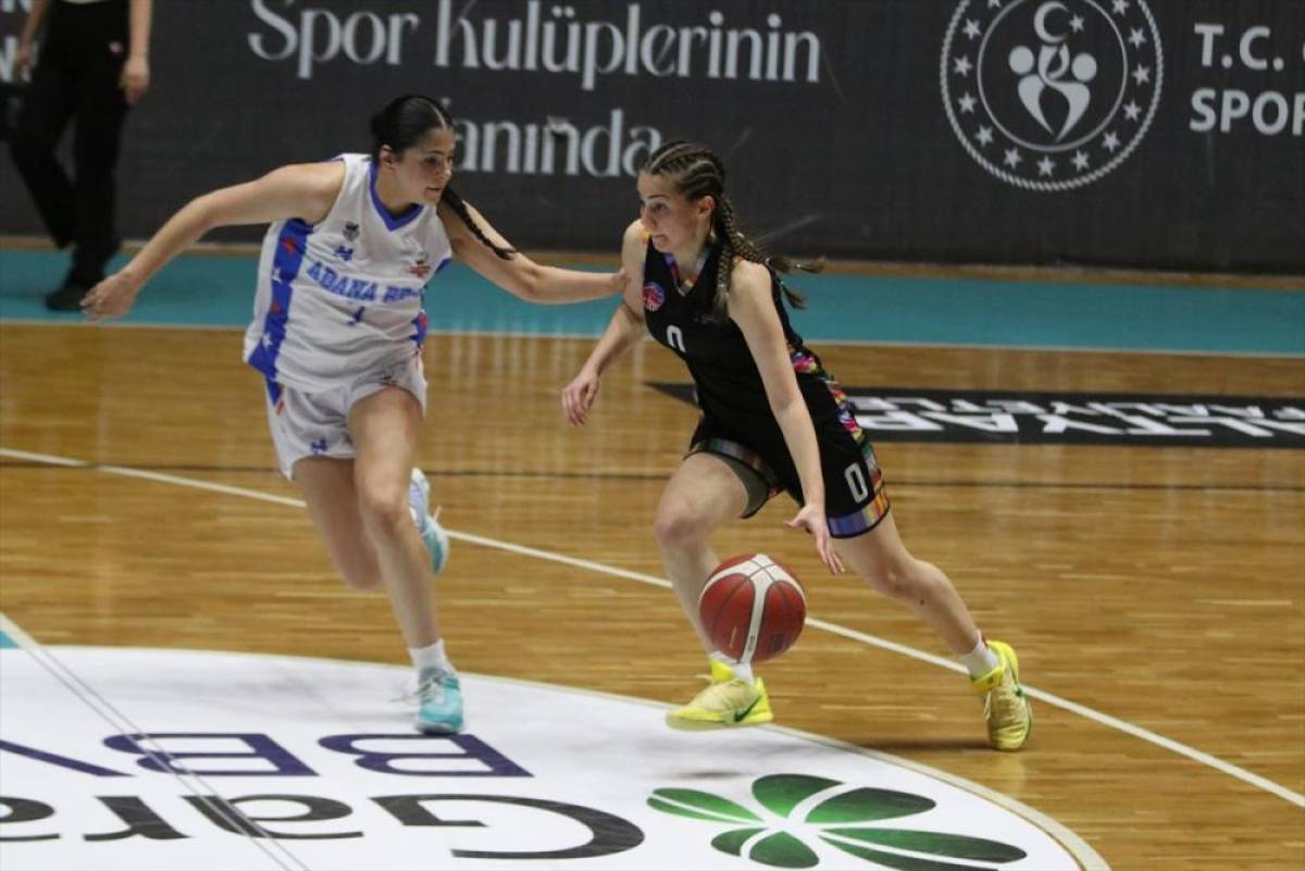 Adana'da 18 Yaş Altı Kız Basketbol T&uuml;rkiye Şampiyonası başladı