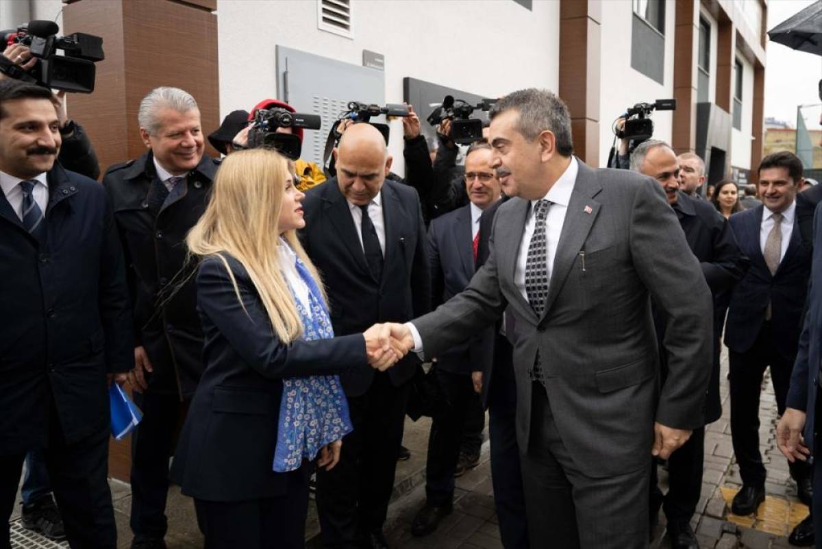 Bakan Tekin, Teknopark Ankara İvedik OSB Mesleki ve Teknik Anadolu Lisesini ziyaret etti: