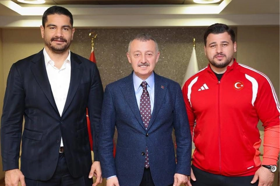 Kocaeli'de Başkan B&uuml;y&uuml;kakın iki &ouml;nemli ismi ağırladı