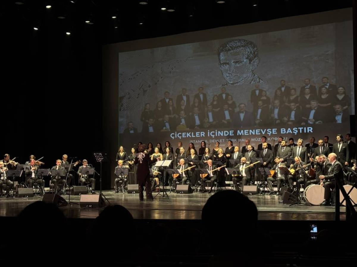 "T&uuml;rk&uuml;lerden Bir Vatan 'Muzaffer Sarıs&ouml;zen'e Vefa Konseri'" AKM'de ger&ccedil;ekleştirildi