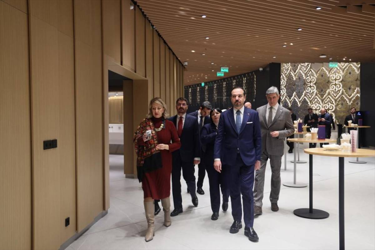 AK Parti Genel Başkan Yardımcısı Zorlu başkanlığındaki heyet, Kazan'da temaslarda bulundu