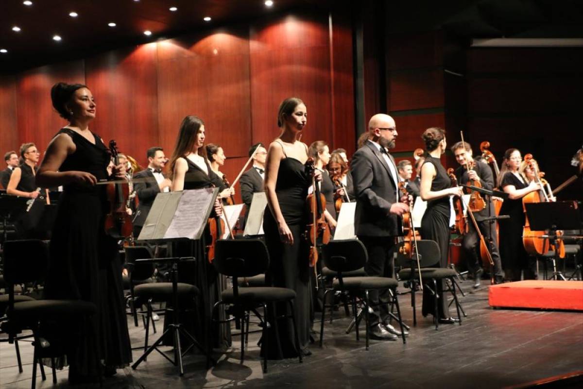 Keman virt&uuml;&ouml;z&uuml; Ganiyev'den 6 Şubat depremlerinde hayatını kaybedenler anısına Eskişehir'de konser