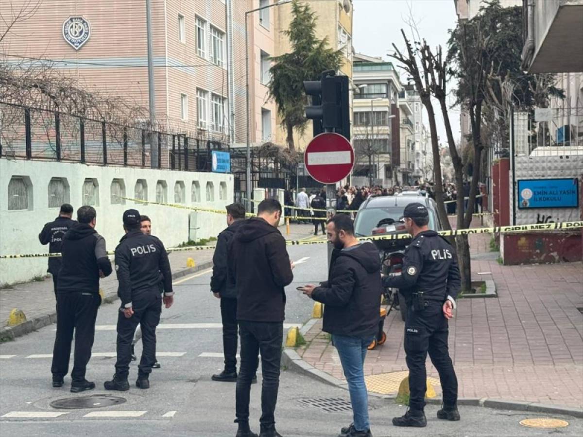 Fatih'te sokakta silahlı saldırıya uğrayan kadın hayatını kaybetti