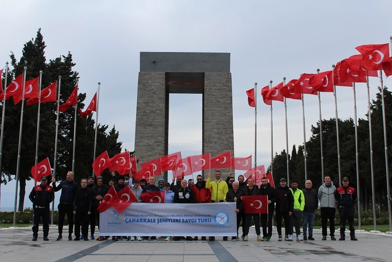 İstanbul'dan &Ccedil;anakkale'ye saygı pedalı
