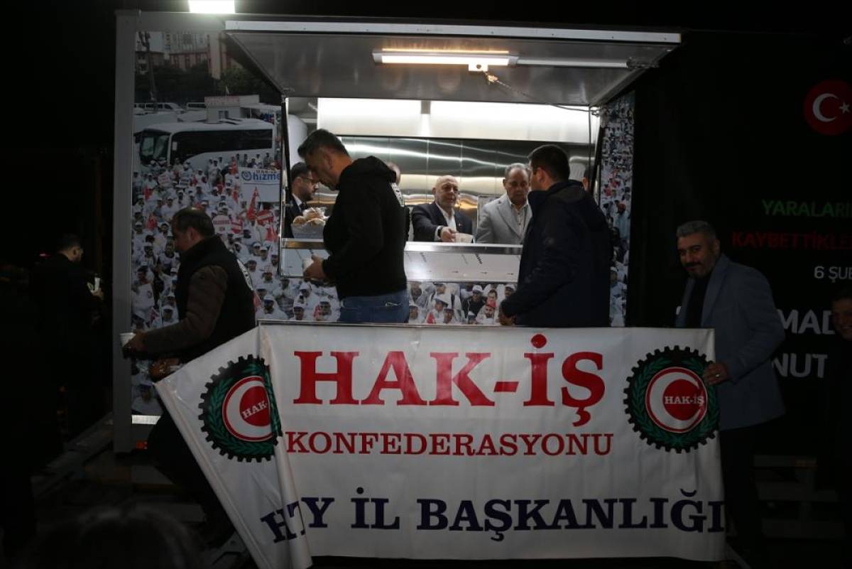 Hatay'da depremlerde yaşamını yitirenler "sessiz y&uuml;r&uuml;y&uuml;ş"le anıldı