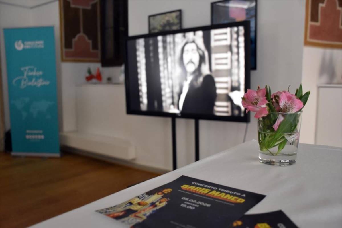 Barış Man&ccedil;o şarkıları Roma'da &ccedil;ınladı