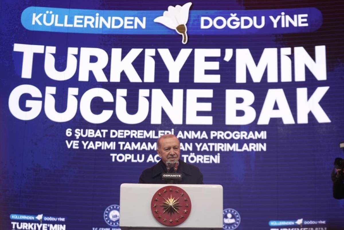 Cumhurbaşkanı Erdoğan: "Tarihimizin en b&uuml;y&uuml;k felaketlerinden biri olan bu depremlerin ekonomimize doğrudan maliyeti 104 milyar doları, dolaylı maliyeti 150 milyar doları buldu"