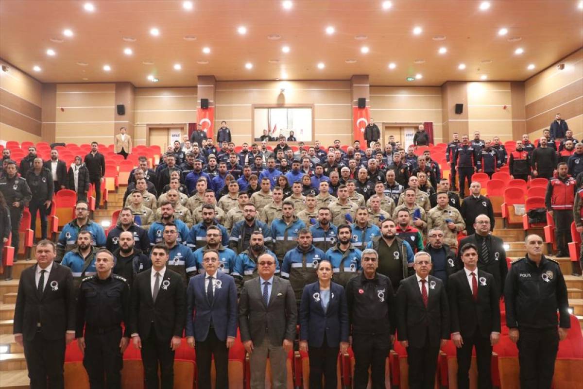 Burdur'da 6 Şubat Depremleri Anma Programı d&uuml;zenlendi