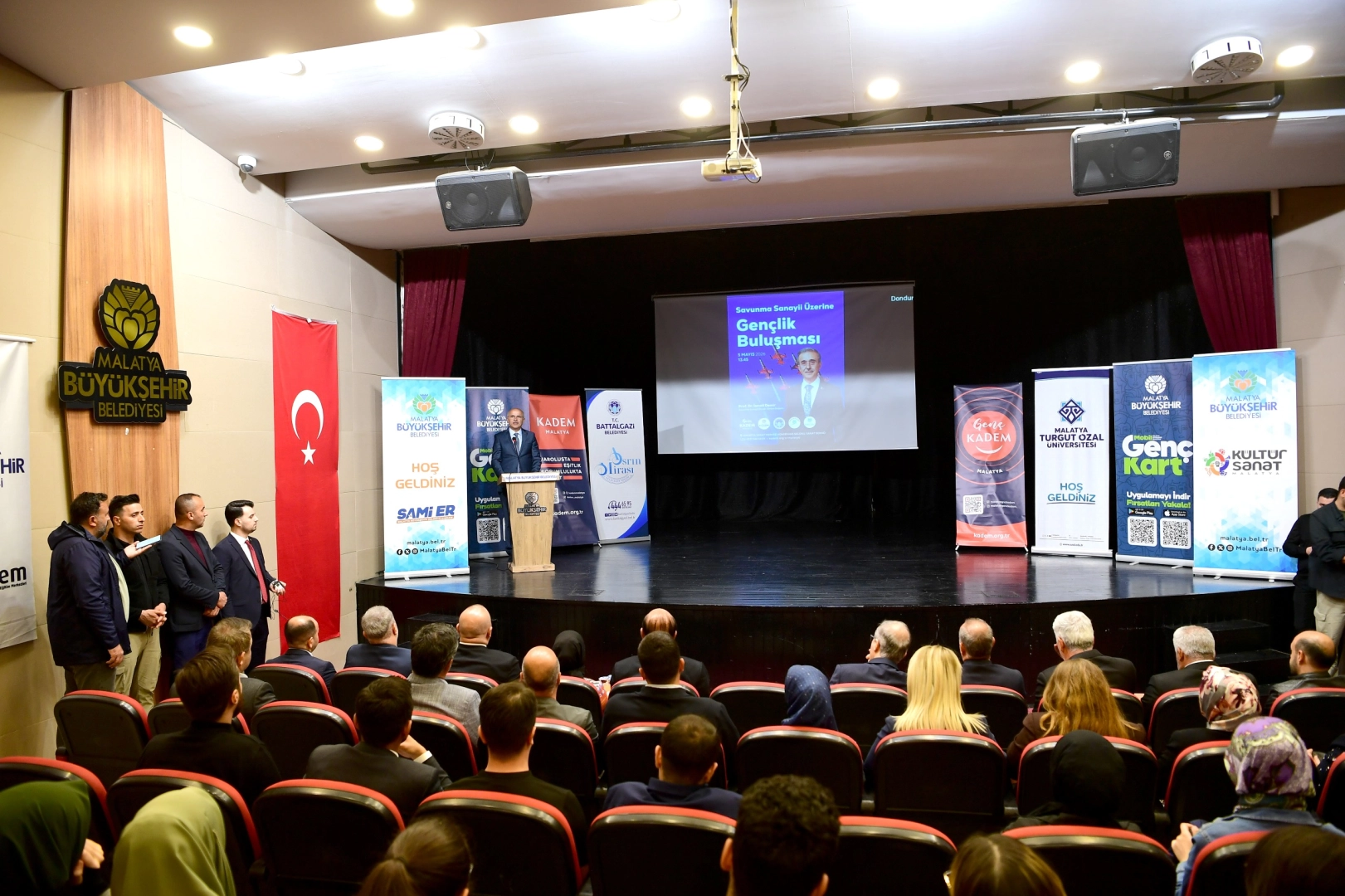 Malatya&rsquo;da gen&ccedil;lere 4 milyar liralık yatırım