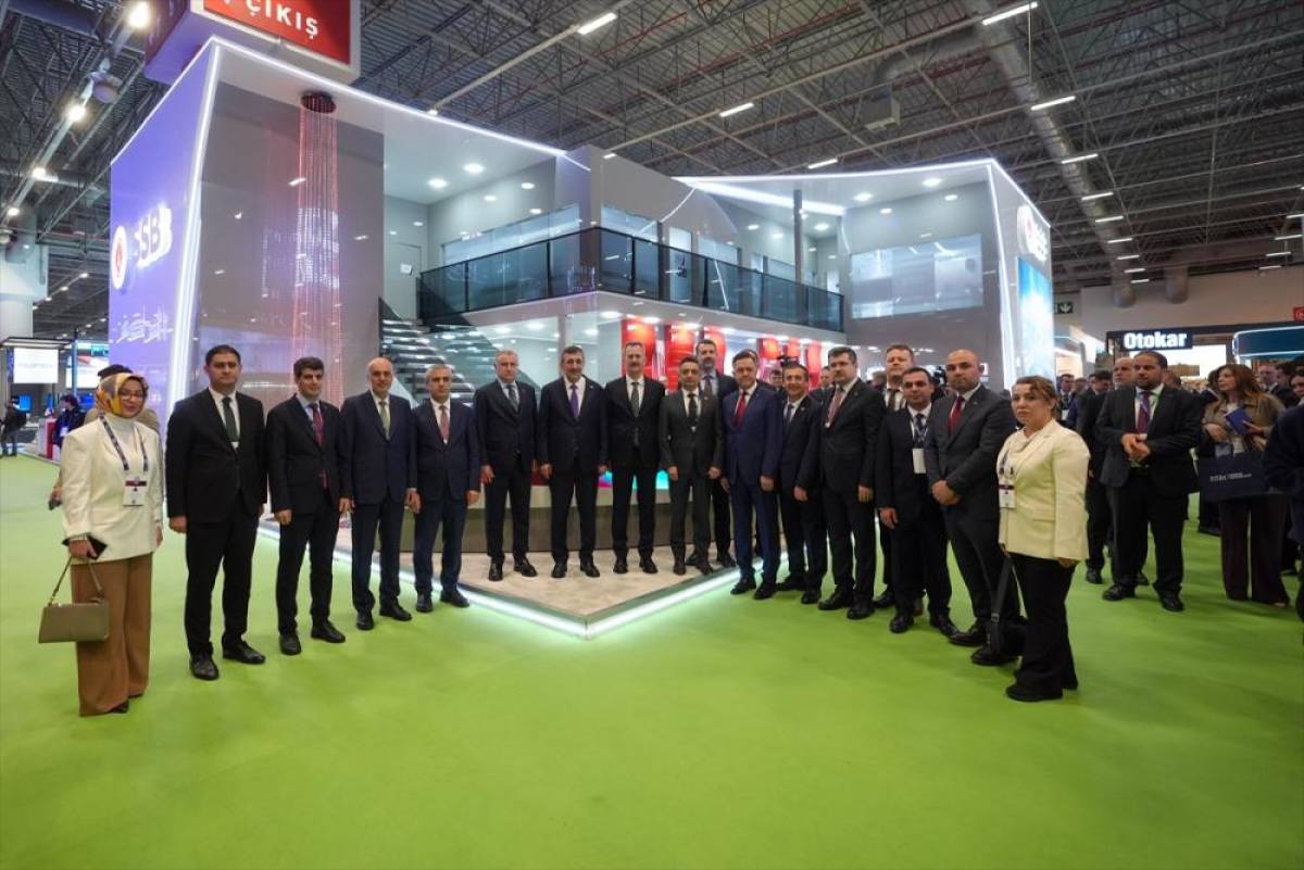 Cumhurbaşkanı Yardımcısı Yılmaz, SAHA 2026 fuarı ziyaretinde konuştu:
