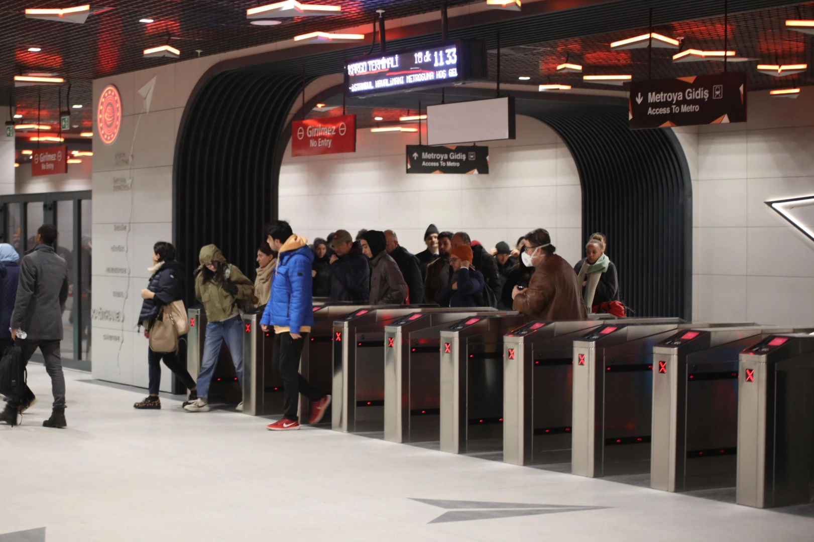 İstanbul metrosunda ge&ccedil;ici d&uuml;zenleme... Seferler aktarmalı yapılacak