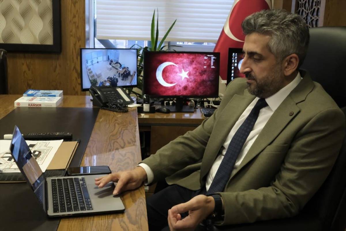 Erol Ol&ccedil;ok Eğitim ve Araştırma Hastanesi Başhekimi G&ouml;me&ccedil;, AA'nın "Yılın Kareleri" oylamasına katıldı