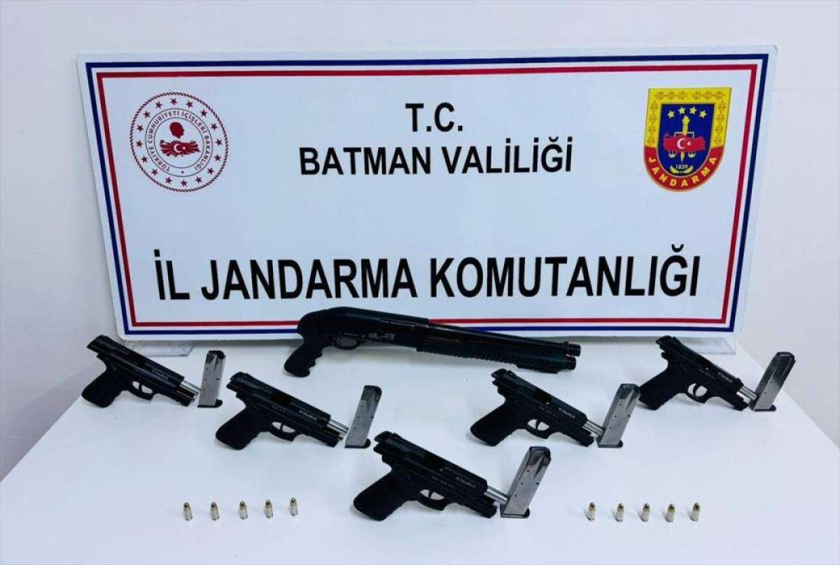Batman'da silah ka&ccedil;ak&ccedil;ılığı operasyonunda yakalanan ş&uuml;pheli tutuklandı