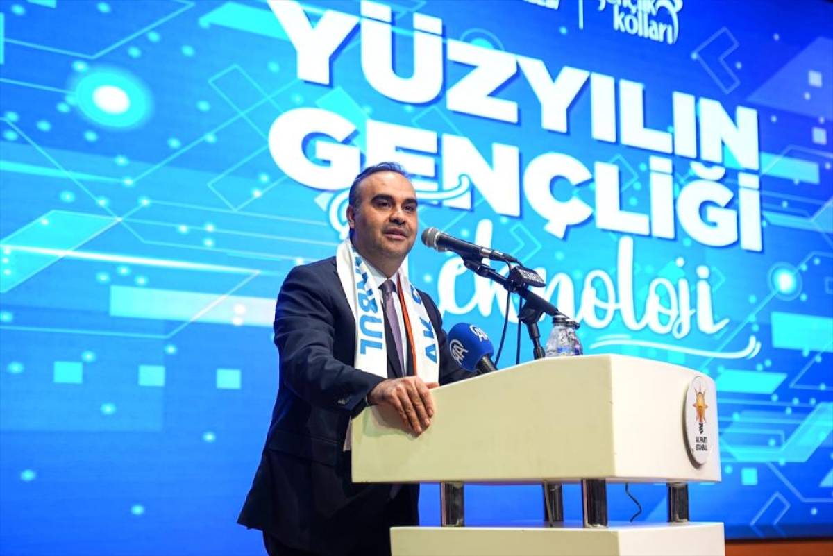 Bakan Kacır, AK Parti Y&uuml;zyılın Gen&ccedil;liği Buluşmaları'nda konuştu: