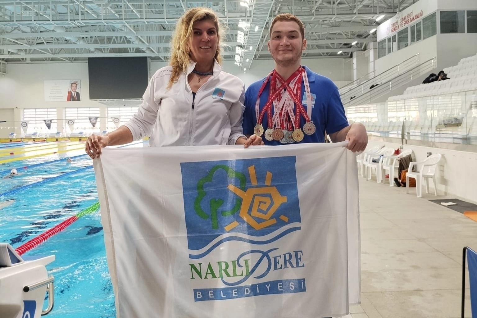 İzmir Narlıdere'nin madalya avcısından b&uuml;y&uuml;k başarı