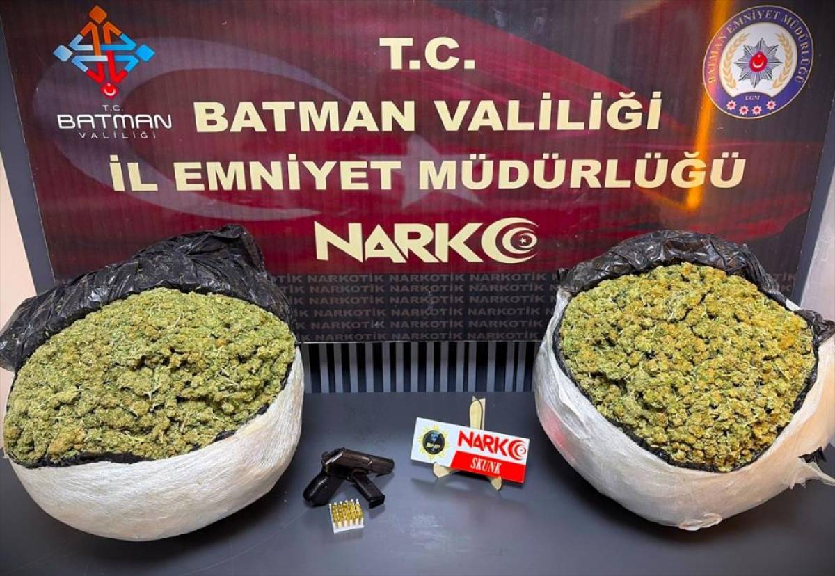 Batman'da uyuşturucu operasyonunda yakalanan 2 ş&uuml;pheli tutuklandı