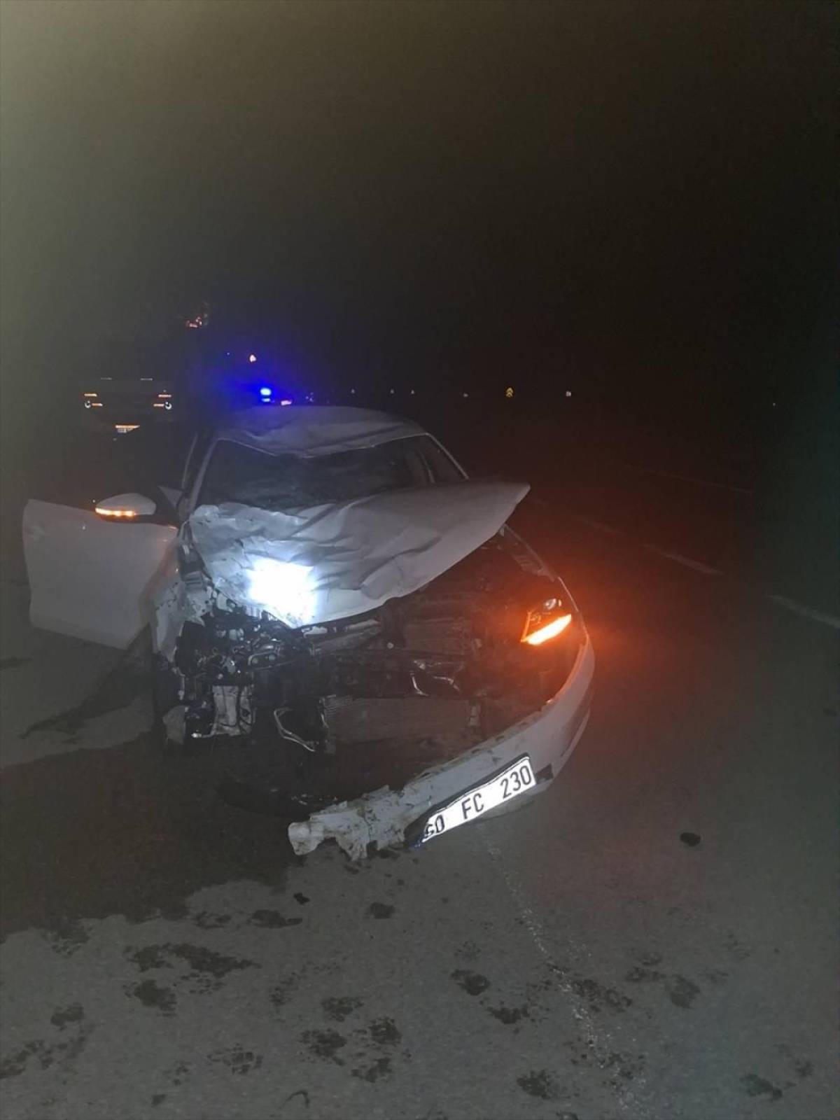 Tokat'ta 2 kişinin &ouml;ld&uuml;ğ&uuml;, 1 kişinin yaralandığı kazayla ilgili 2 kişi tutuklandı