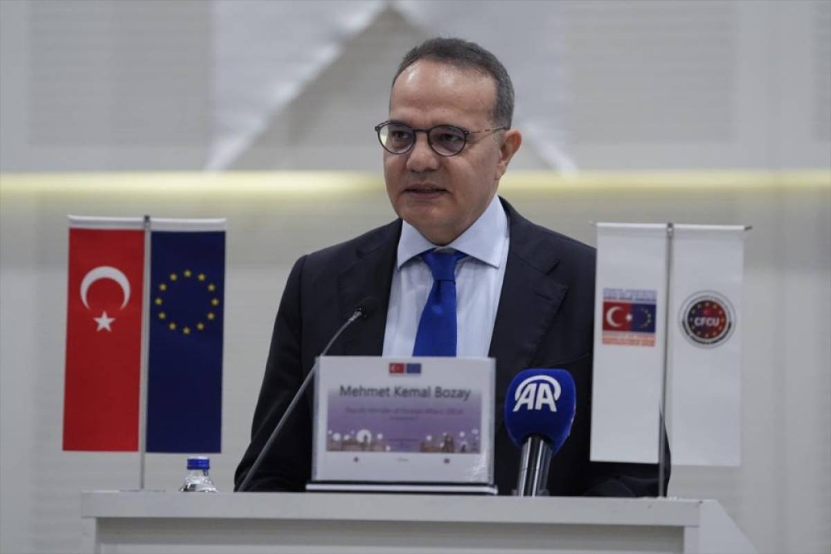 Jean Monnet 2026-2027 akademik yılı burs &ouml;ncesi bilgilendirme toplantısı Ankara'da d&uuml;zenlendi