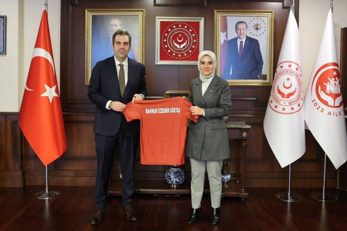 Aile ve Sosyal Hizmetler Bakanı G&ouml;ktaş, T&uuml;rkiye Espor Federasyonu Başkanı &Ouml;zdemir'le g&ouml;r&uuml;şt&uuml;: