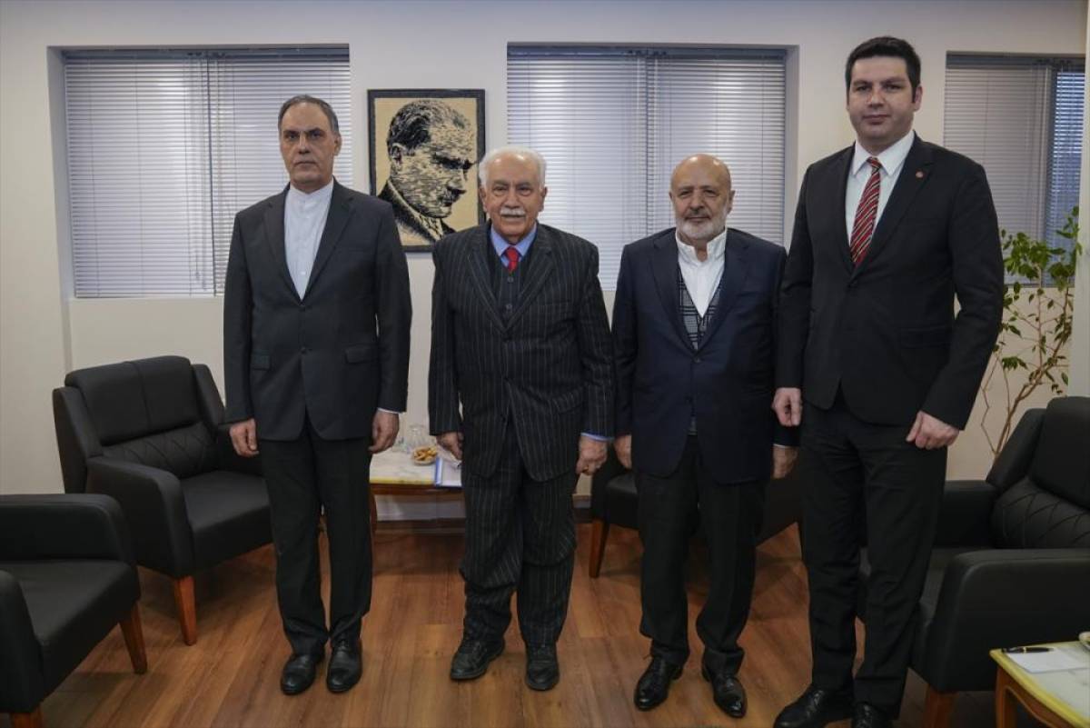 Vatan Partisi Genel Başkanı Perin&ccedil;ek, İran'ın Ankara B&uuml;y&uuml;kel&ccedil;isi Habibullahzade ile g&ouml;r&uuml;şt&uuml;