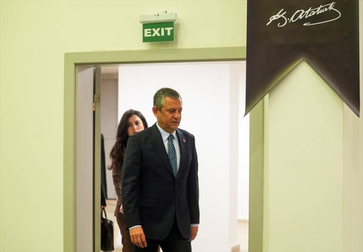 CHP Genel Başkanı &Ouml;zel basın toplantısı d&uuml;zenledi: