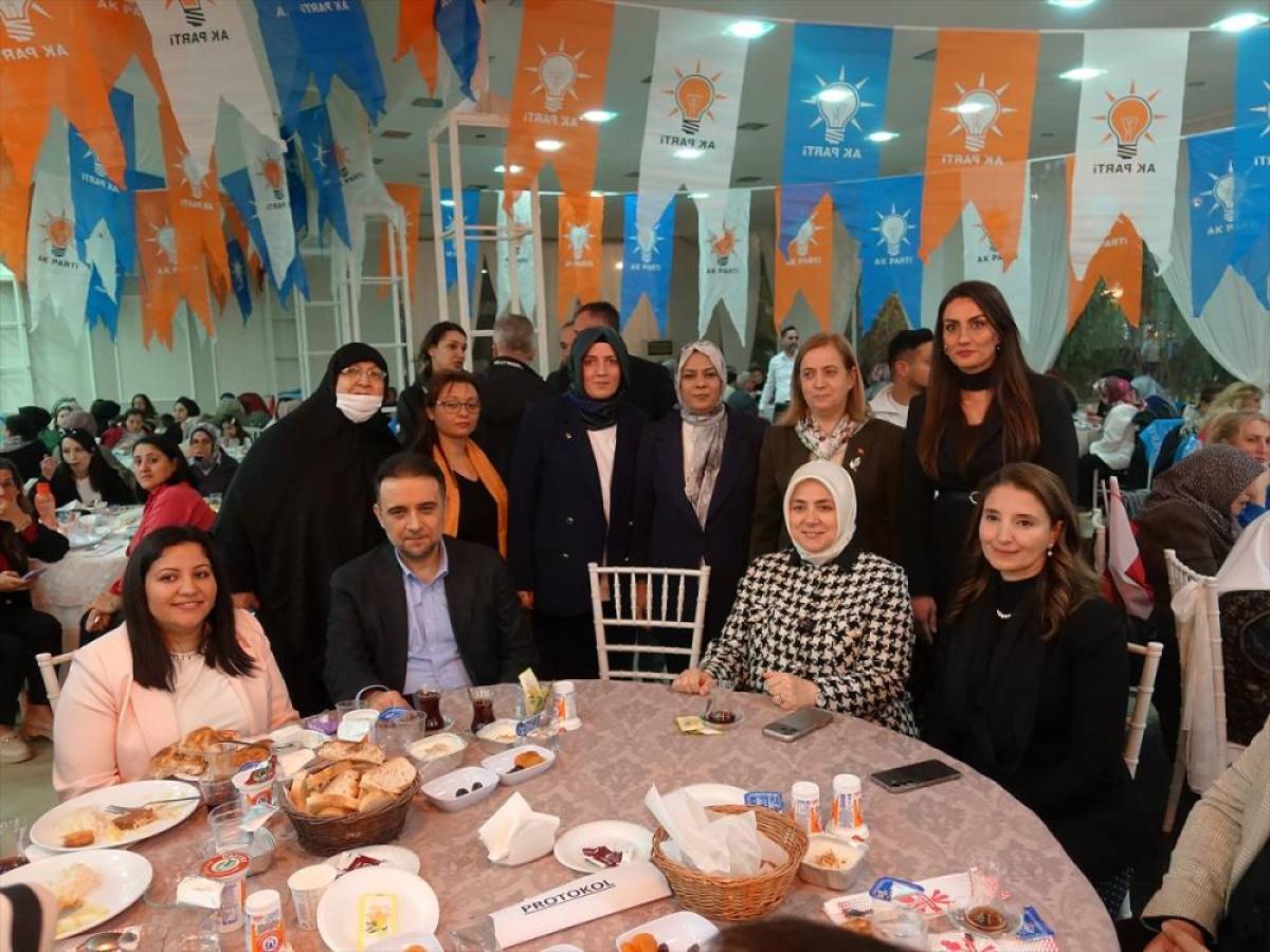 AK Parti Genel Merkez Kadın Kolları Başkanı Ercan, Manisa'da konuştu: