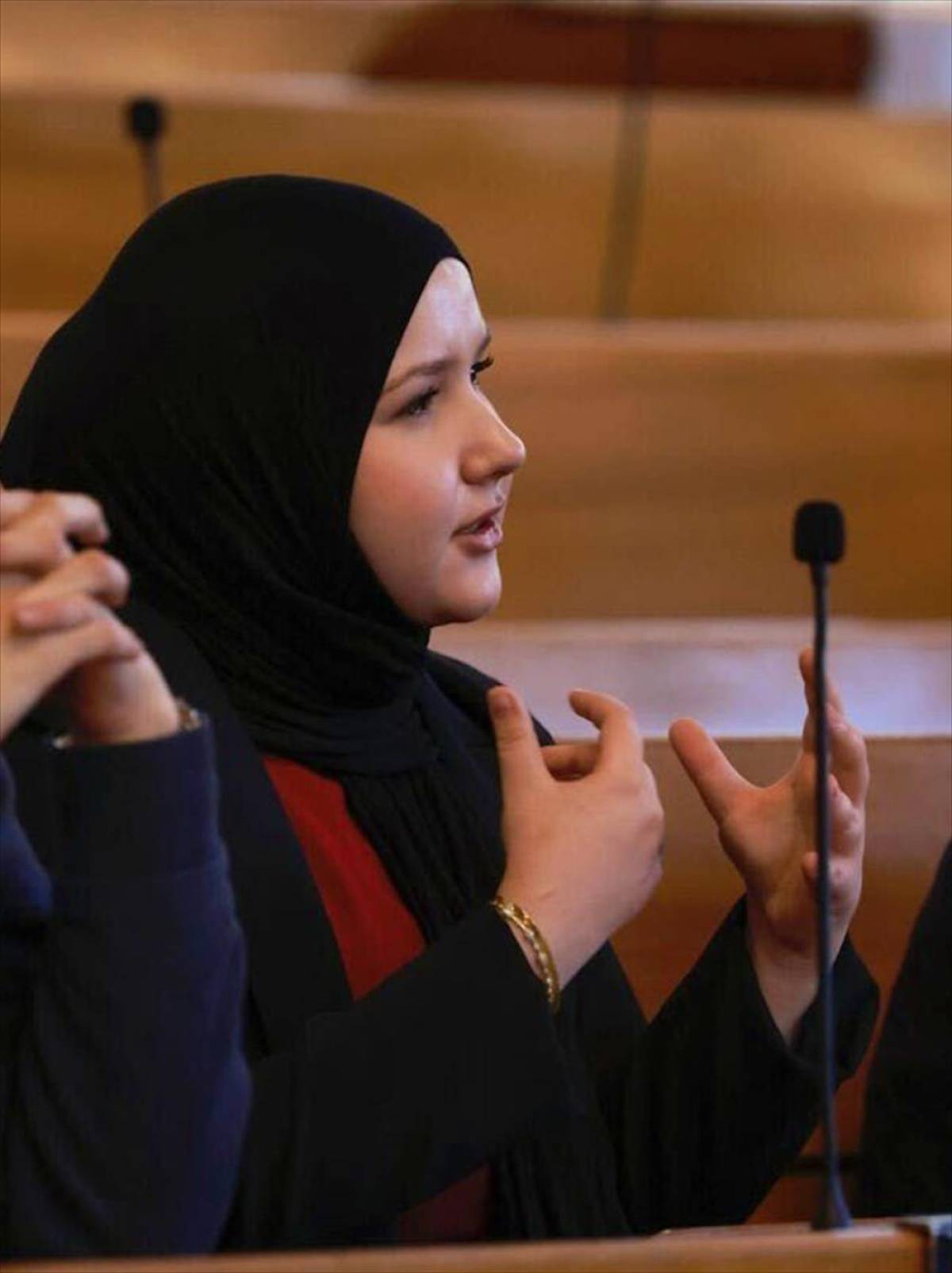 İsvi&ccedil;re'de T&uuml;rk vatandaşı &Ccedil;elik, Z&uuml;rih Belediye Meclisi'ne se&ccedil;ilen ilk baş&ouml;rt&uuml;l&uuml; &uuml;ye oldu