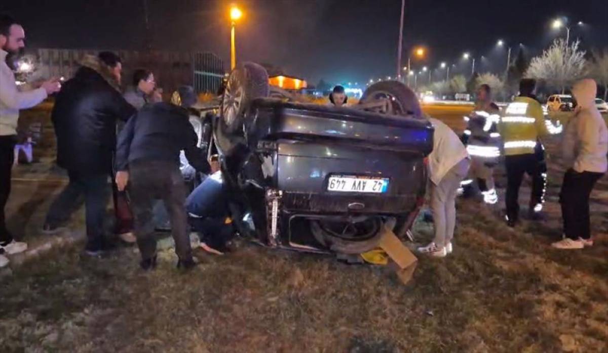 K&uuml;tahya'da iki otomobilin &ccedil;arpıştığı kazada 1 kişi yaralandı