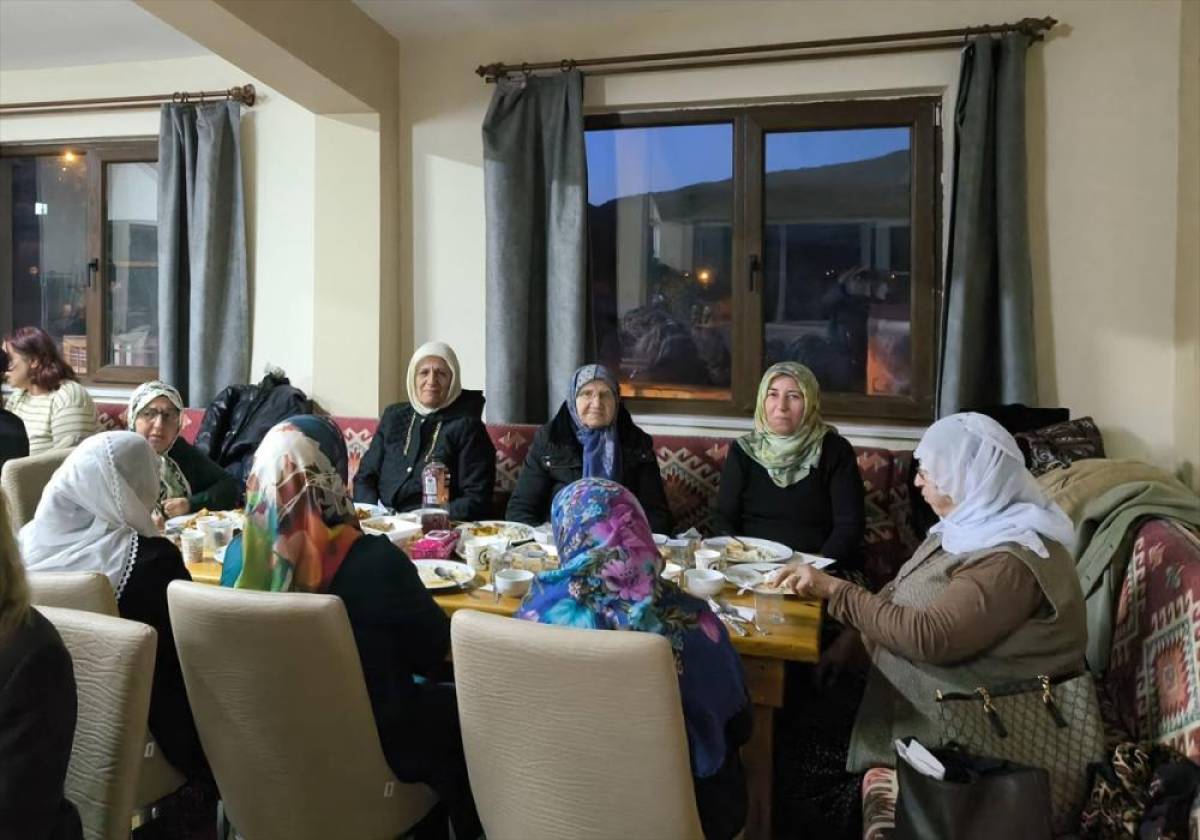 Ağın'da kadınlara y&ouml;nelik iftar programı d&uuml;zenledi