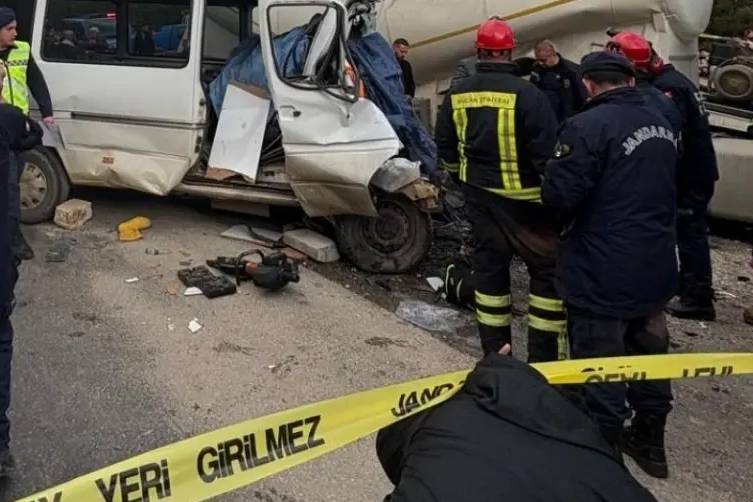 Burdur&rsquo;da feci kaza: 7 &ouml;l&uuml;, 3 yaralı