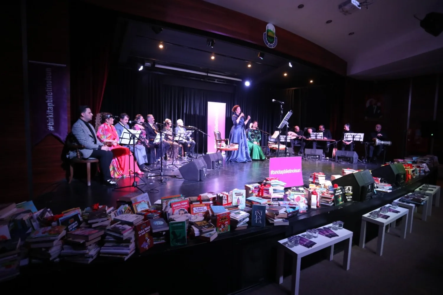 Bursa İneg&ouml;l&rsquo;de edebiyat ve musiki aynı sahnede buluştu