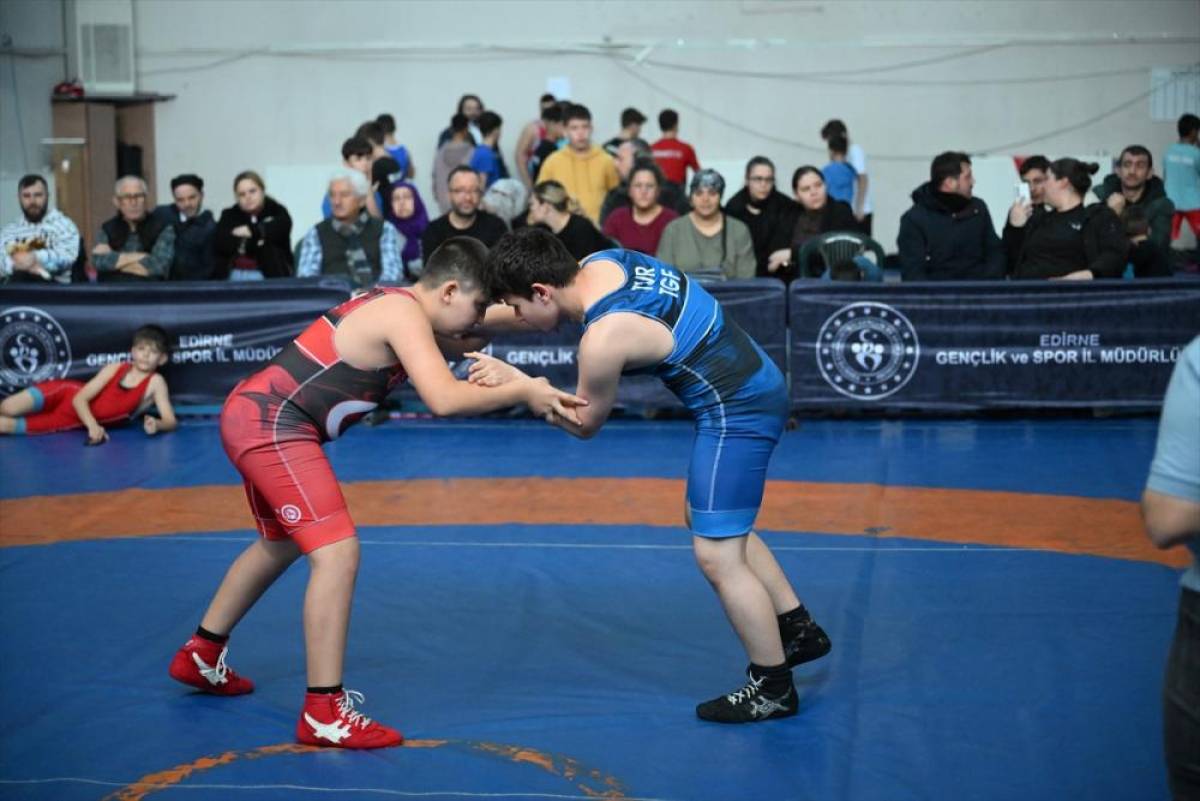 6 Şubat depreminde hayatını kaybeden g&uuml;reş&ccedil;iler, Edirne'de anıldı