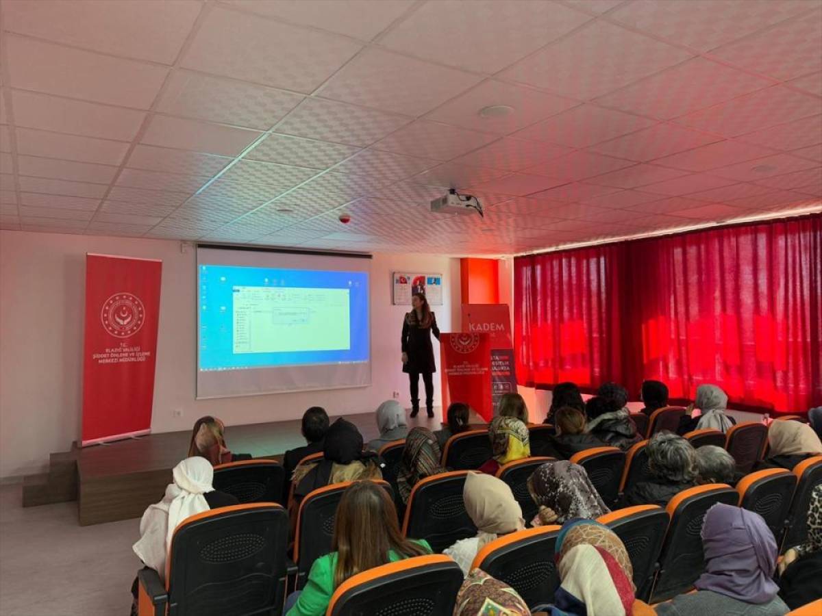 Ağın'da kadınlara y&ouml;nelik bilgilendirme toplantısı