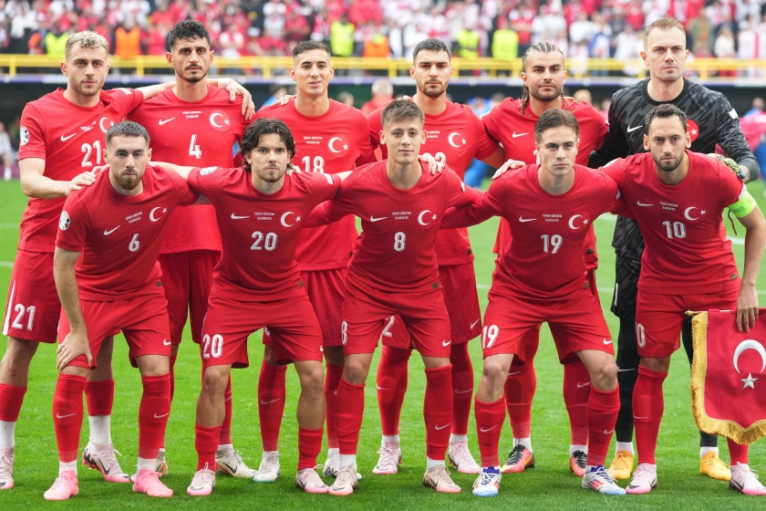 Kayseri B&uuml;y&uuml;kşehir'den dev ekranda milli ma&ccedil; keyfi