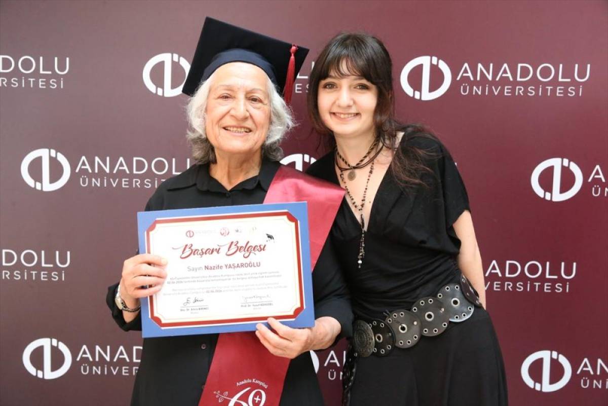 Tazelenme &Uuml;niversitesi'nin tecr&uuml;beli mezunlarından gen&ccedil;lere "hayat boyu &ouml;ğrenin" &ccedil;ağrısı