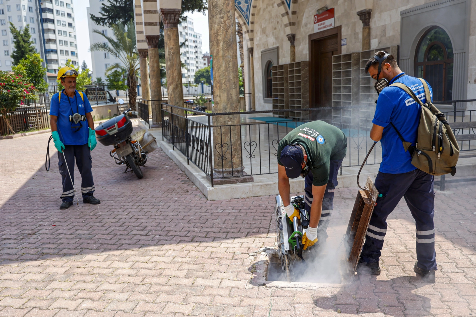 Antalya'da toplu kullanım alanlarına ila&ccedil;lama &ccedil;alışması