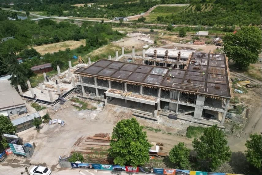 Kocaeli G&ouml;lc&uuml;k&rsquo;e FIFA standartlarında spor kompleksi inşa ediliyor